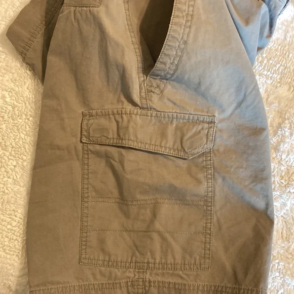 COLUMBIA Khaki Casual Cargo Shorts - Picture 3 of 7